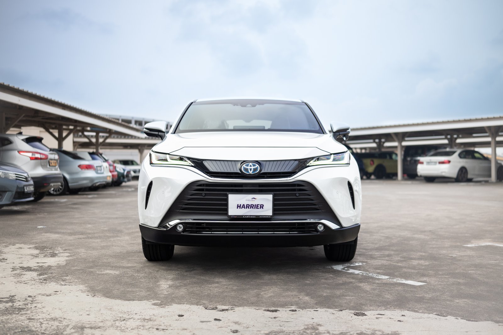 Toyota Harrier 2.5G Hybrid photo 3